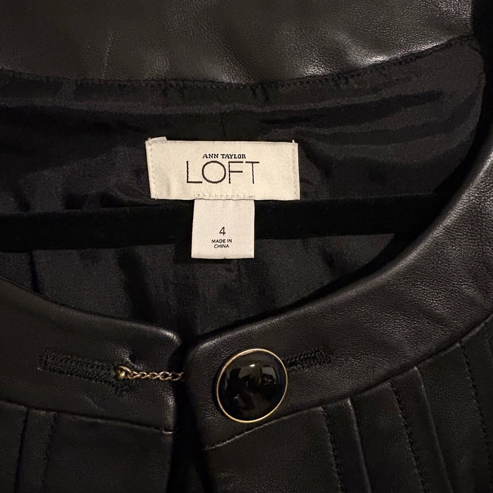 Ann Taylor Loft Black Faux Leather Short Sleeve Cropped Jacket - Picture 3 of 3